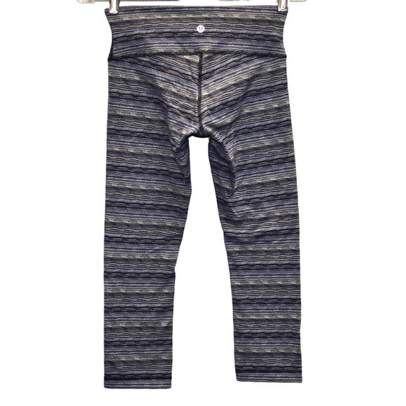 A5 Auth LULULEMON Wunder Under Crop III Blue Striped Capri Pants Size 4 - Picture 4 of 5